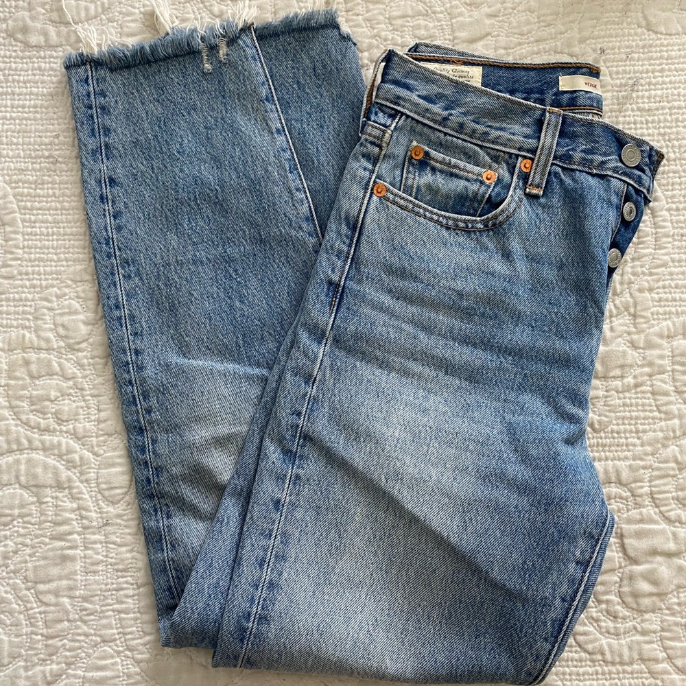 Levi Wedgie Icon High-Rise Jeans, Size 25